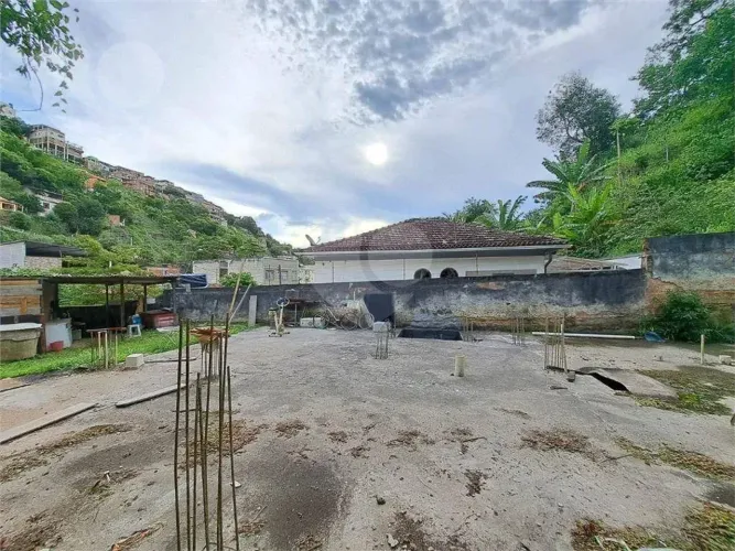 Terreno à venda, 759 m² por R$ 850.000,00 - Santa Rosa - Niterói/RJ