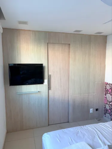 Painel com porta de correr 