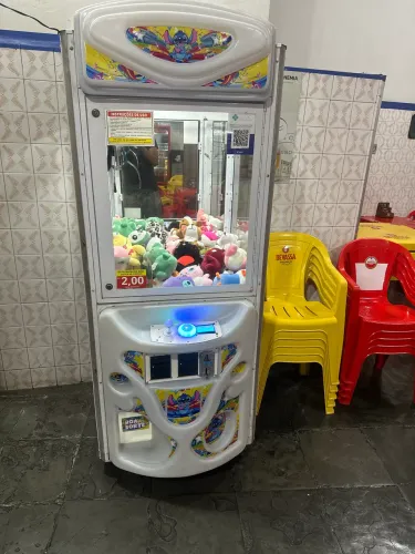 Máquina de pegar pelúcia