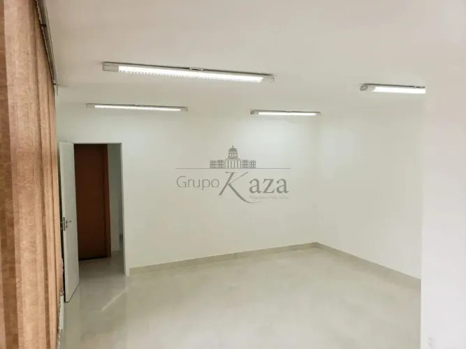 Comercial Sala Condomínio em São José dos Campos
