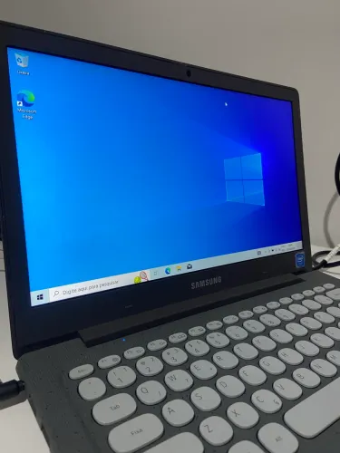 Notebook Samsung Flash F30