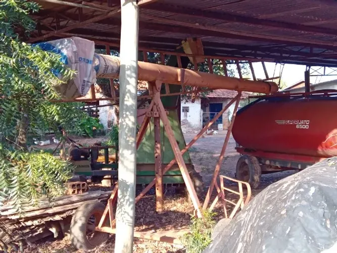 implementos agricolas , arado e chupim (rosca transportadora)