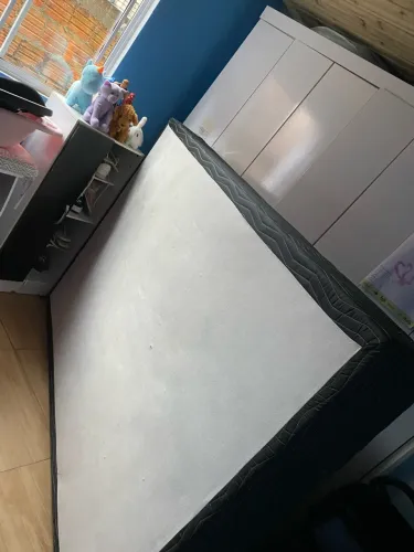 Vendo cama com colchão