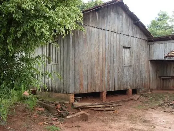Demolição de casas velhas madeira e alvenarias baixa zap *