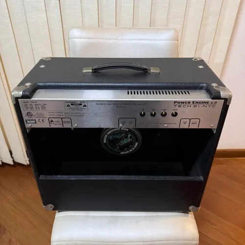 Amplificador Tech 21 Power Engine 60 transformada com Falante FRFR!! Top
