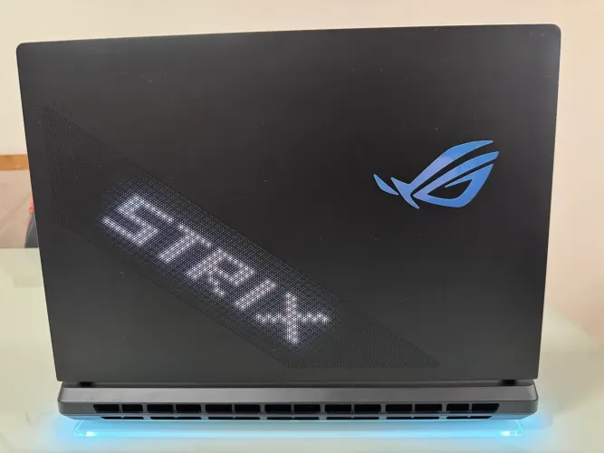 Asus Rog Strix Scar 18