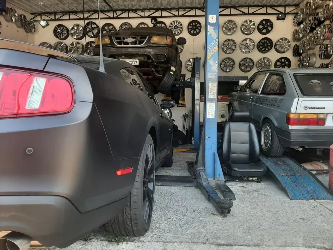 Serviço Profissional de Freios e Suspensão Nacionais e Importados