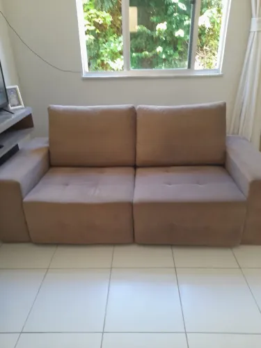 Sofá de dois lugares