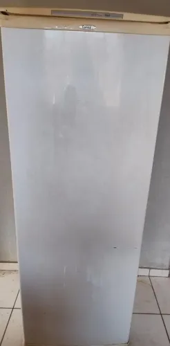 Geladeira em ótimo estado.