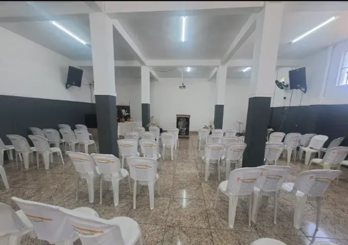 Alugo loja ampla - salão 