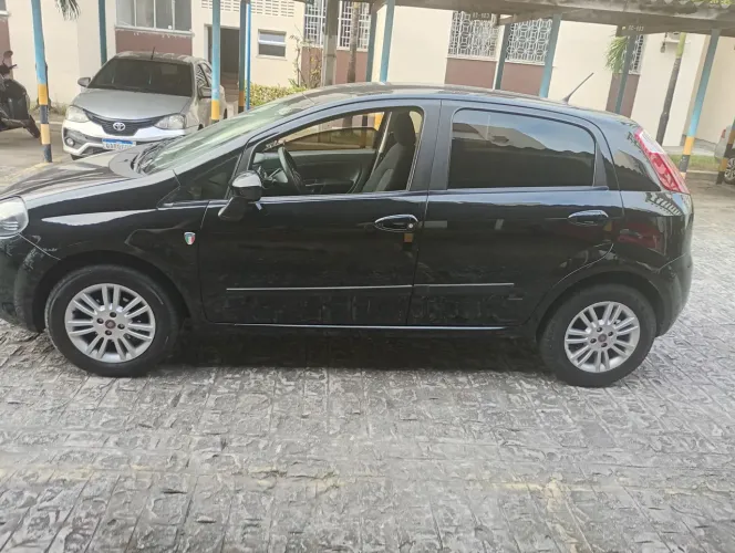 Fiat Punto Attractive 1.4 Fire Flex 8V 5P 2011