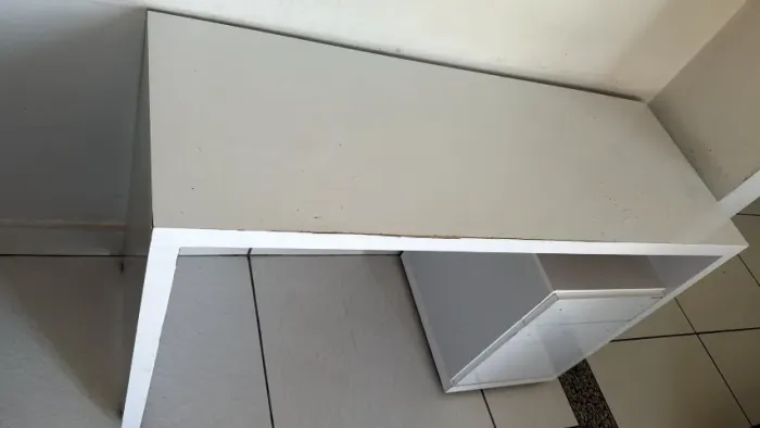 Escrivaninha + cadeira