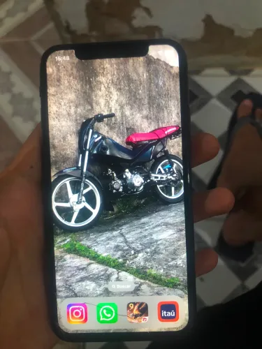 Vendo iPhone XS 64gb 400$ pra hoje duro dormir