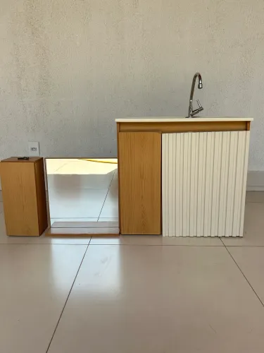Gabinete banheiro usado