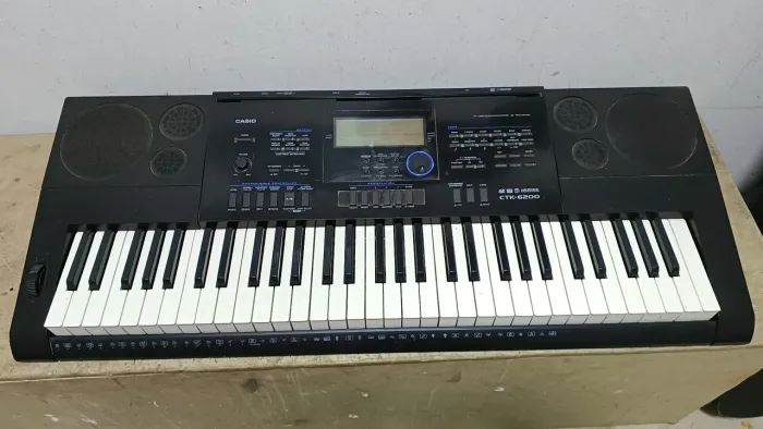 Teclado Casio CTK 6200 - Com Defeito Não Liga