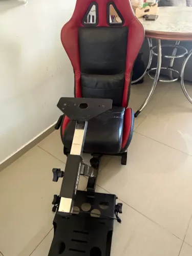 Cockpit Extreme Racing com Banco - Usado com Marcas de Uso