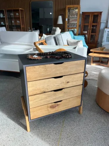Cômoda 4 gavetas