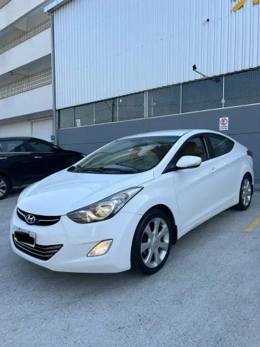 Hyundai Elantra GLS 1.8 16V Aut. 2012