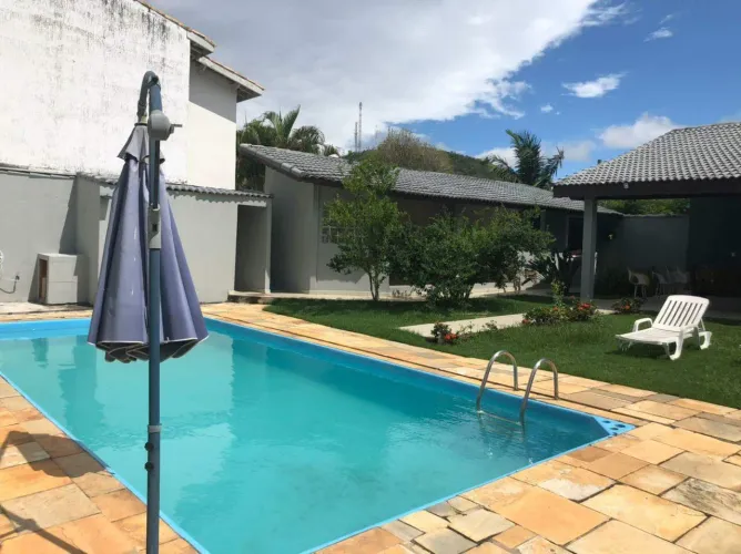 Casa com 5 dormitórios para alugar, 400 m² por R$ 5.500,00/mês - Centro - Guararema/SP