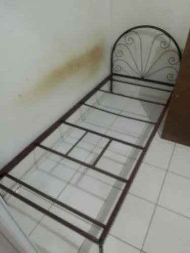 Cama de solteiro tubular