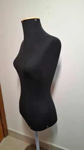 Manequim busto feminino com pedestal P/M