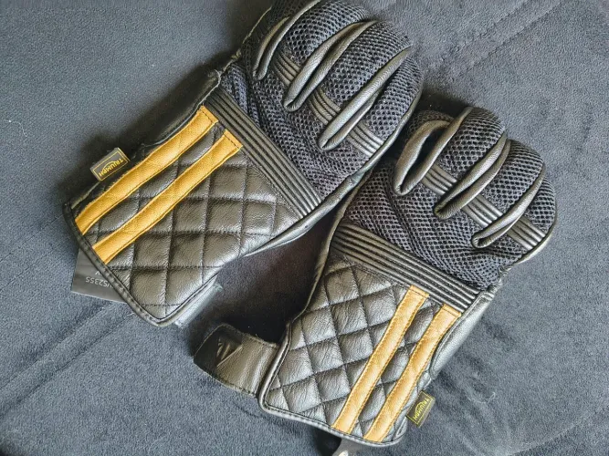 Luva Triumph Sulby Mesh ( na cor Preto/Dourado ou Preto/Marrom)
