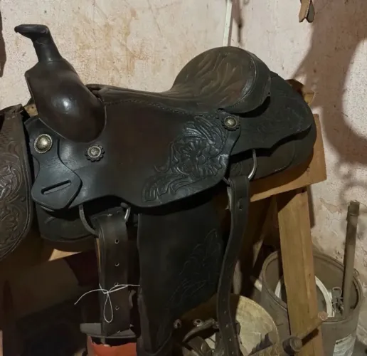 Vendo sela de laço top