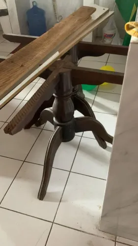 Pés de madeira para mesa