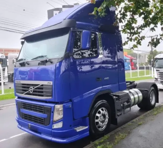 volvo fh440 azul 4x2 - bau sider 2011