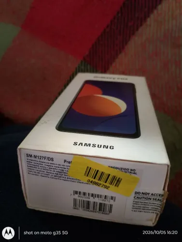 Vendo celular semi novo
