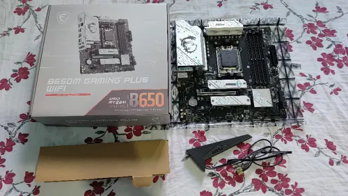 Placa Mãe MSI B650 gaming plus wifi com nota fiscal e garantia até 08/07/2027 