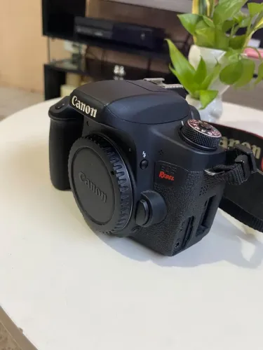 Canon T6s