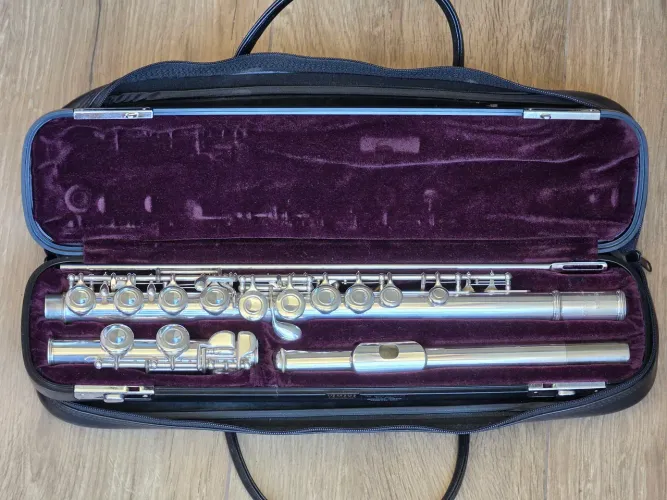 Flauta Yamaha YFL-211S original REPASSE
