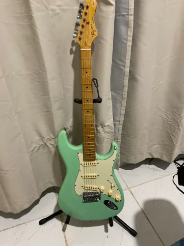 Guitarra tagima 530