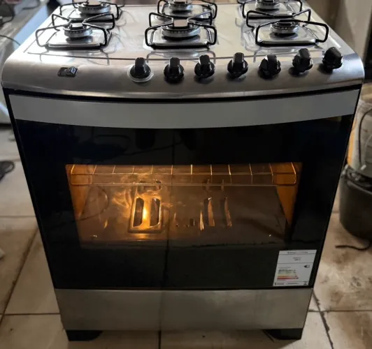 Fogão brastemp 6 bocas inox com preto acendimento elétrico com iluminação no forno 