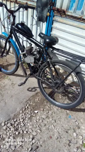 Bicicleta motorizada toda boa só pega e anda