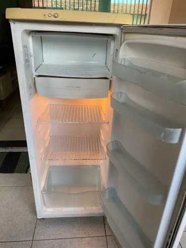 Geladeira Eletrolux funcionando perfeitamente