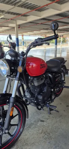 Royal Enfield Meteor 350 2023 - Estado Impecável