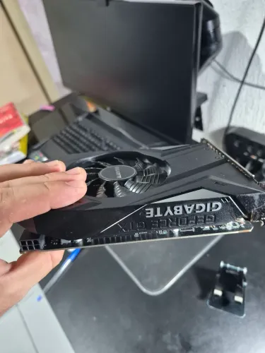Placa de video GTX 1650 4GB