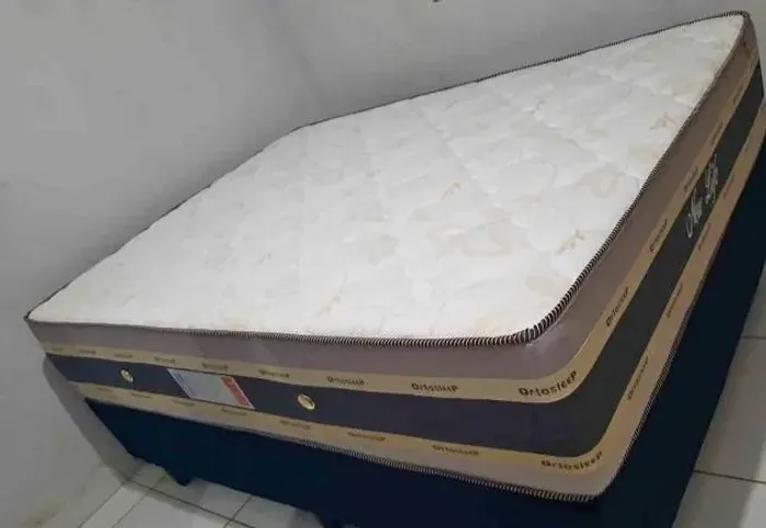 Cama casal colchão 34 cm bem alto 