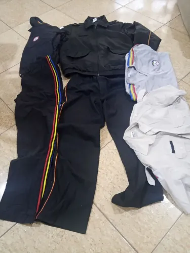 Uniforme do colégio Tiradentes 