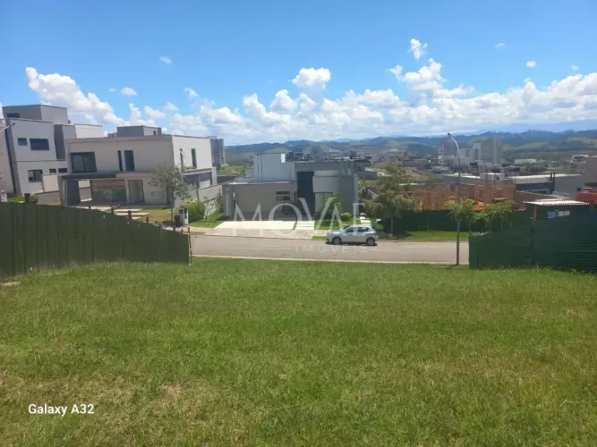 Terreno a venda em condomínio de Alto Padrão SJC