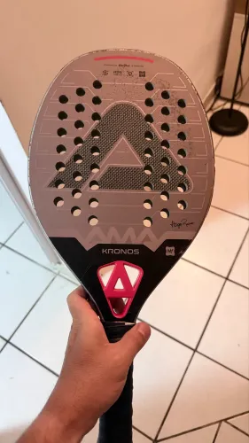 Vendo raquete Kronos Ama sports
