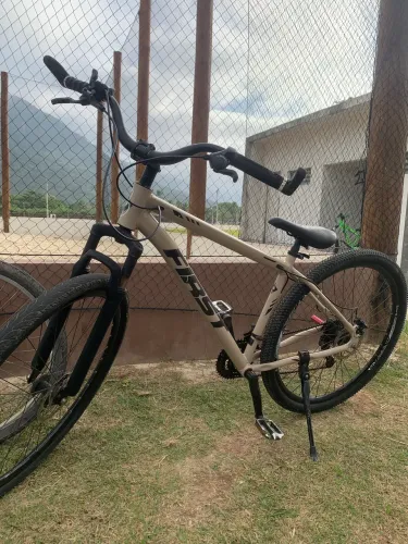 Vendo ou troco aro 29 first quero motorizada com freio no pé 