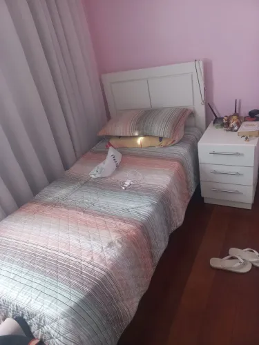 Cama com auxiliar branca com colchão
