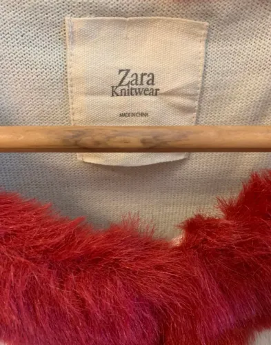 Vestido de verão estampa floral + Colete de Pele da Zara 