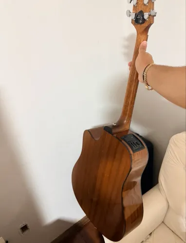 Violão takamine