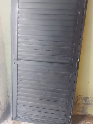 Porta de alumínio preto