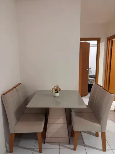 Mesa de jantar com tampo de vidro