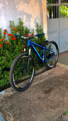 NEGÓCIO/TROCO BIKE EVOLO X ARO 29 EM UM IPHONE 11,12 ou 13.